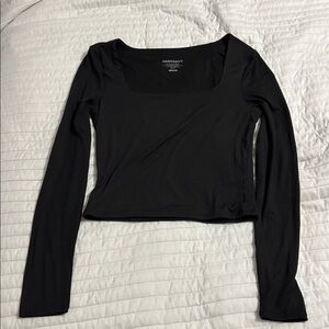 Harper Black Medium Top